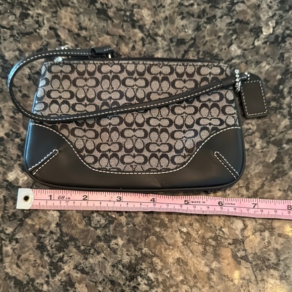 Coach Black and Gray Signature wrestler EUC - Picture 10 of 11